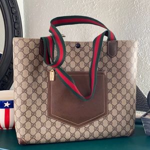 Gucci Shopper Tote Purse gorgeous w logo handles
